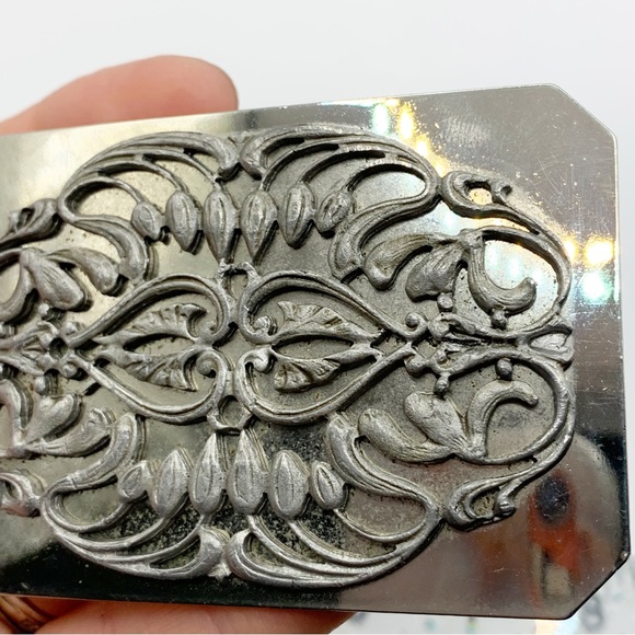 Large silver belt buckle with swirling pewter vines art nouveau style design - Picture 5 of 11